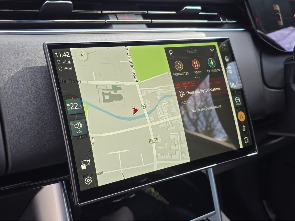 2025 Land Rover Range Rover - image 22