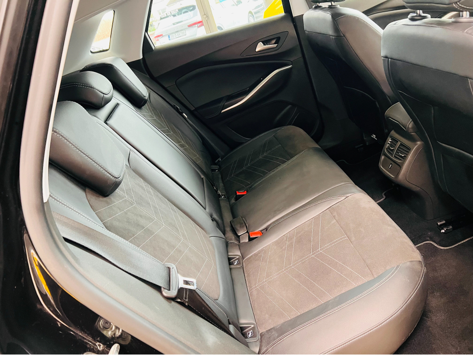 2024 Opel Grandland NOW SOLD THANK YOU www.bolands.ie Est.1955