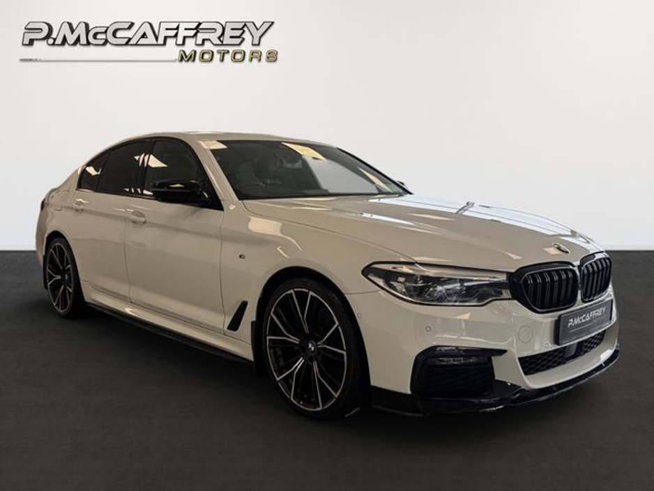 2020 BMW 5 Series - image 3