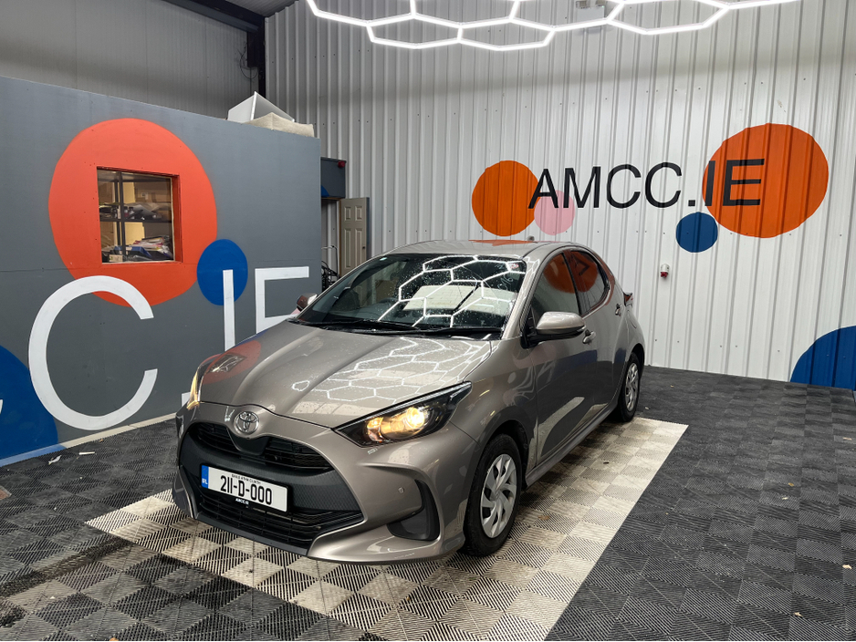 2021 Toyota Yaris - image 5