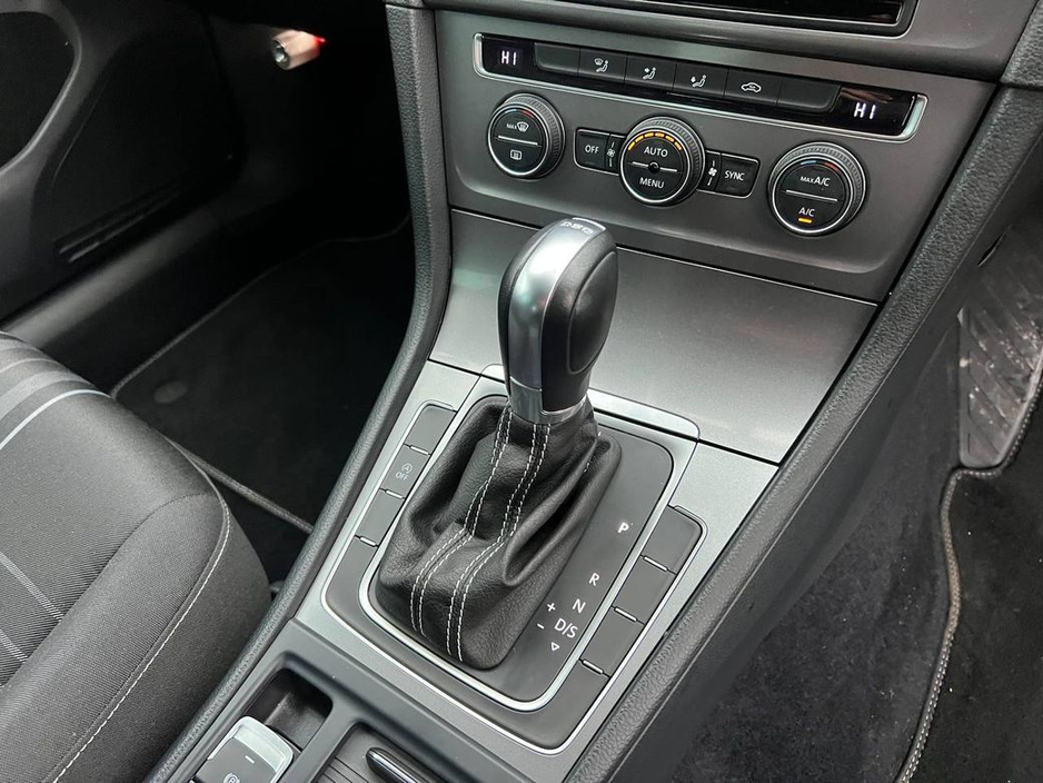 2015 Volkswagen Golf R-LINE PACK 1.2 TSI // LOUNG EDITION // VERY LOW MILEAGE // BLUETOOTH MUSIC // ADAPTIVE CRUISE CONTROL €14,900