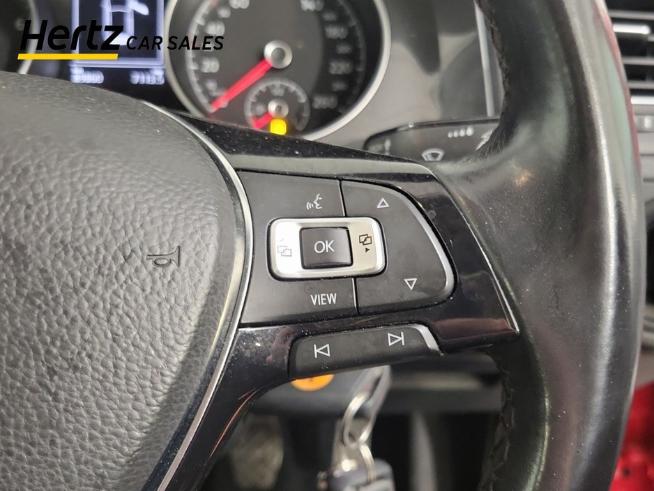 2019 Volkswagen Golf - image 23