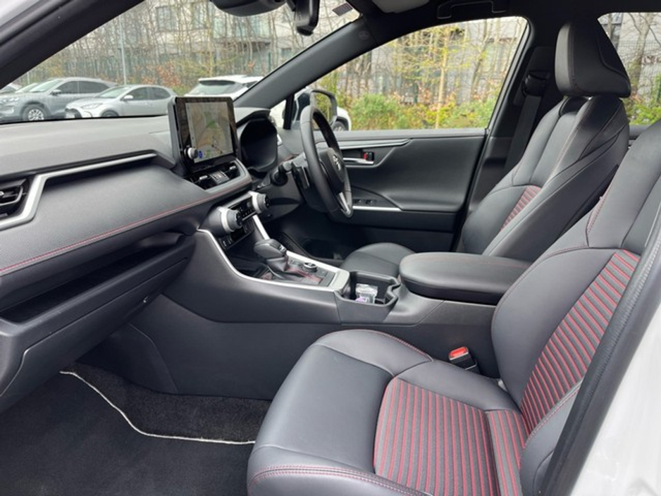 2024 Toyota Rav4 - image 6