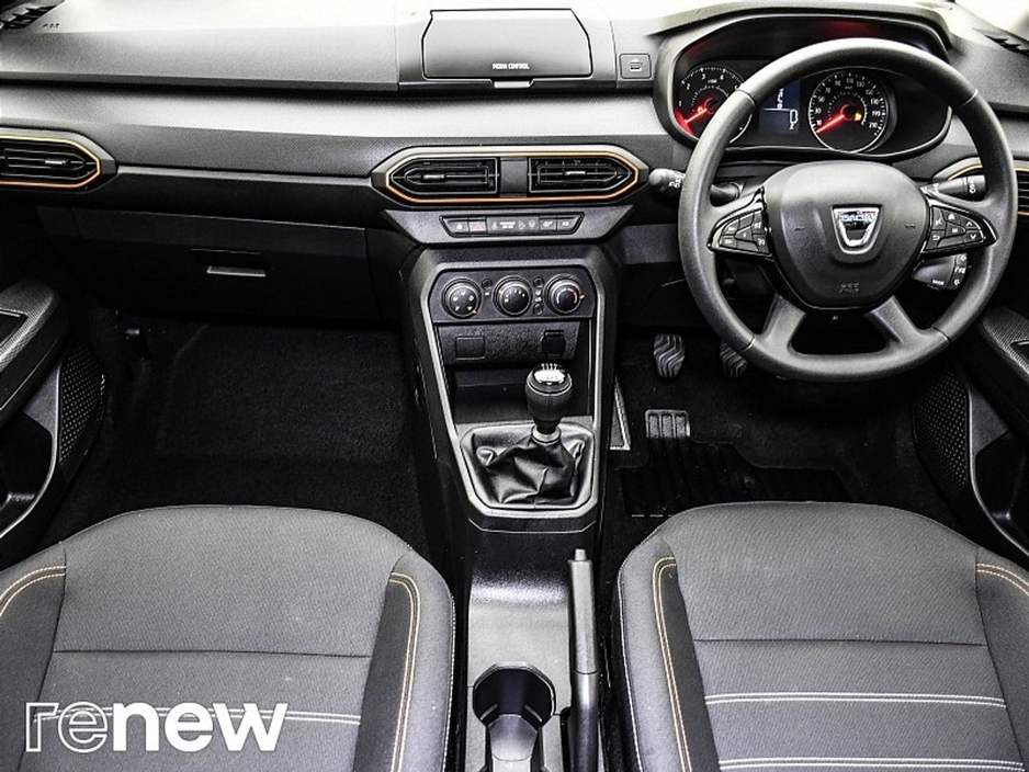 2021 Dacia Sandero Stepway - image 2