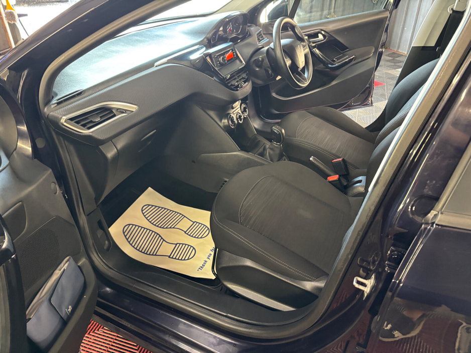2016 Peugeot 208 - image 17