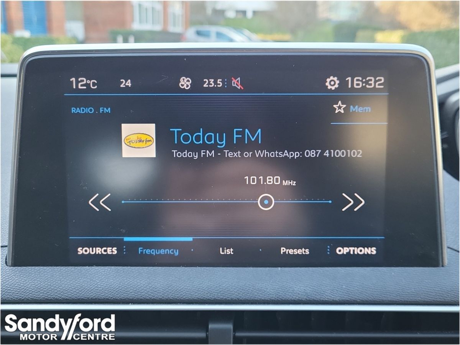 2018 Peugeot 3008 - image 17