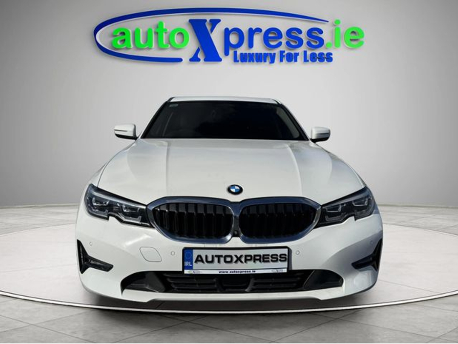 2020 BMW 3 Series - image 10