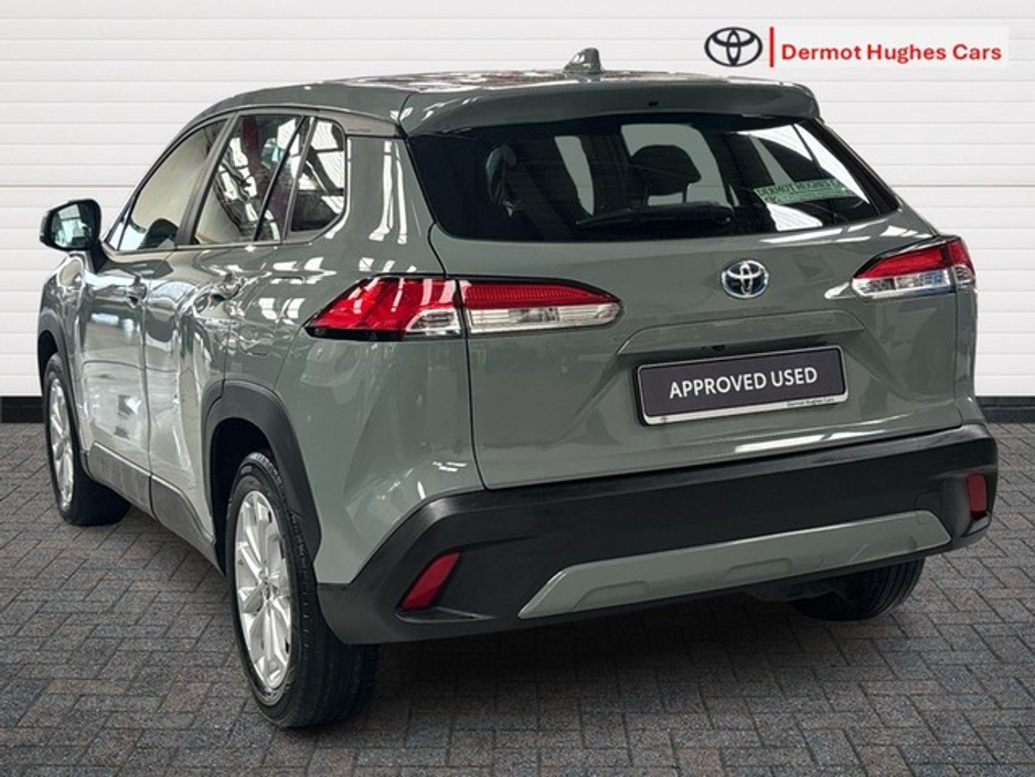 2024 Toyota Corolla Cross - image 2