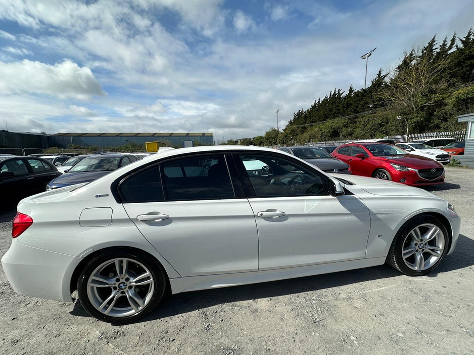 2017 BMW 3 Series - image 19