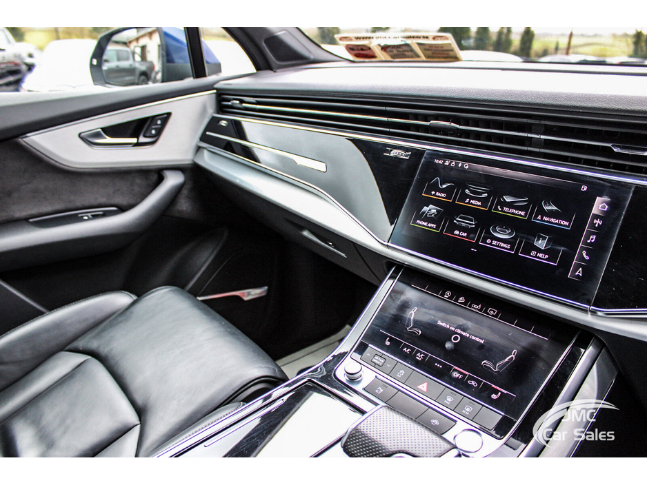 2020 Audi Q7 - image 28