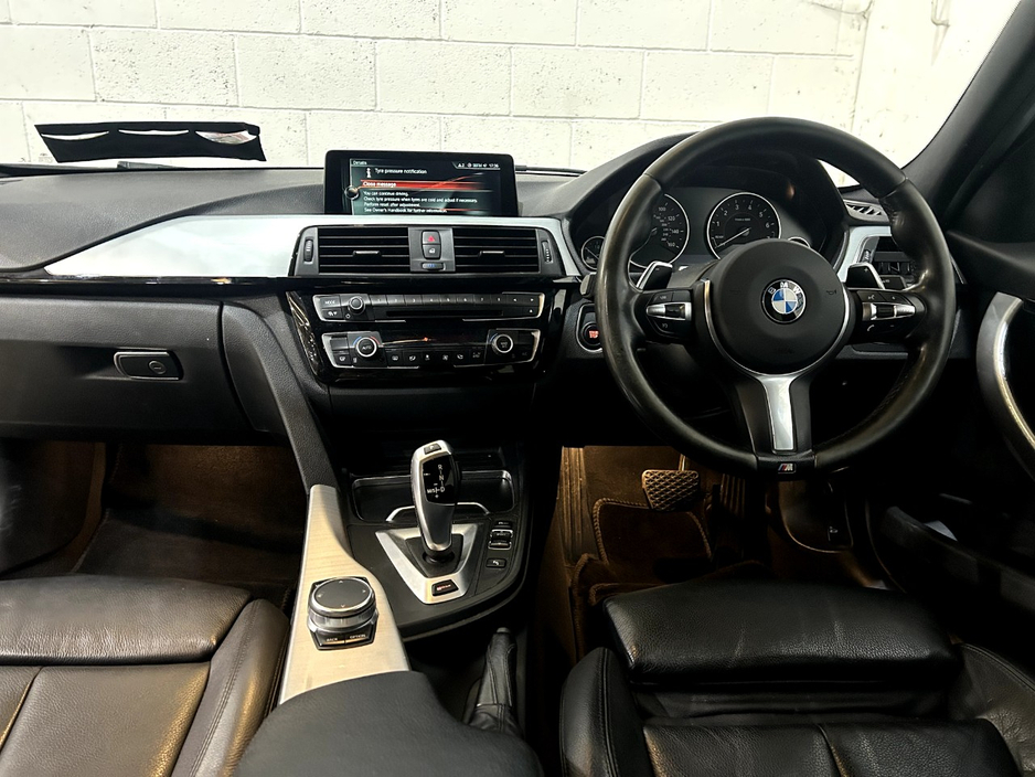 2017 BMW 3 Series - image 7