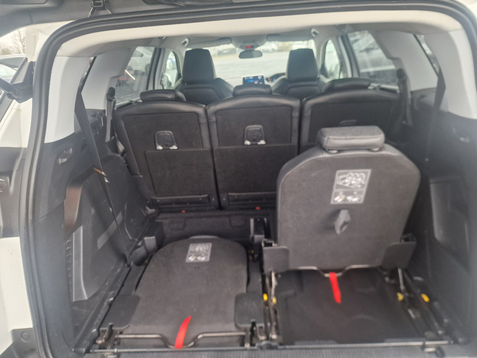 2018 Peugeot 5008 - image 20