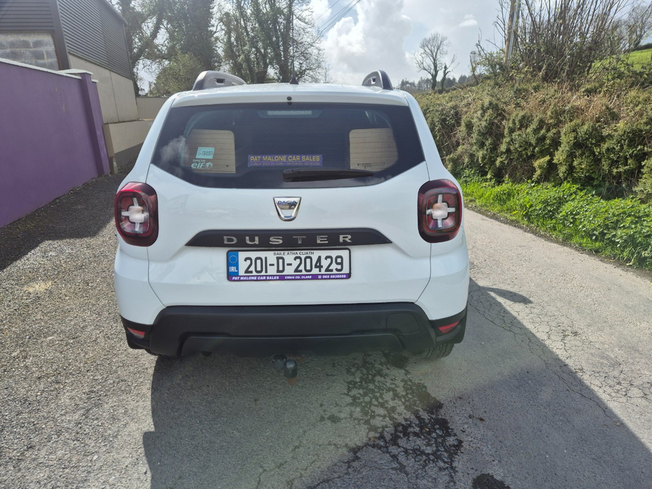 2020 Dacia Duster - image 5