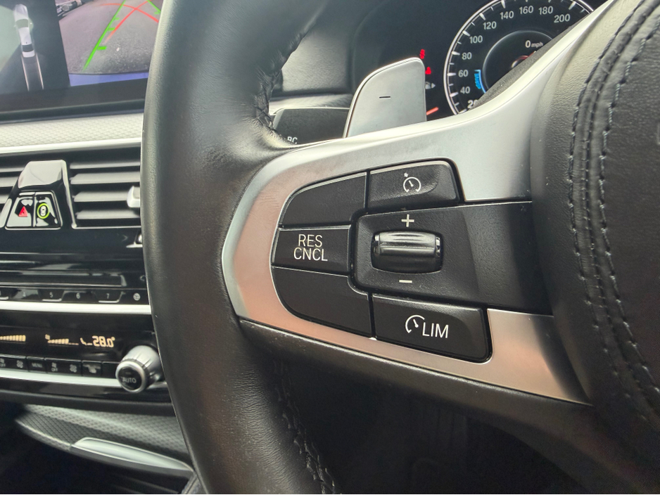 2019 BMW 5 Series - image 13