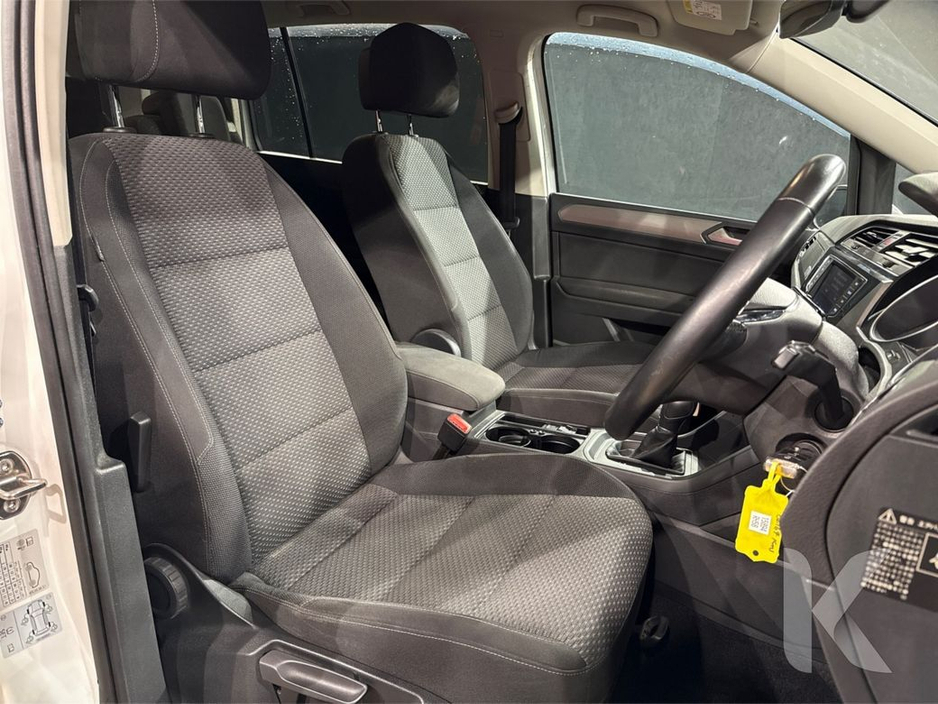 2017 Volkswagen Touran COMFORT LINE - FACTORY ALLOYS - 7 SEATS - REVERSE CAMERA €18,950