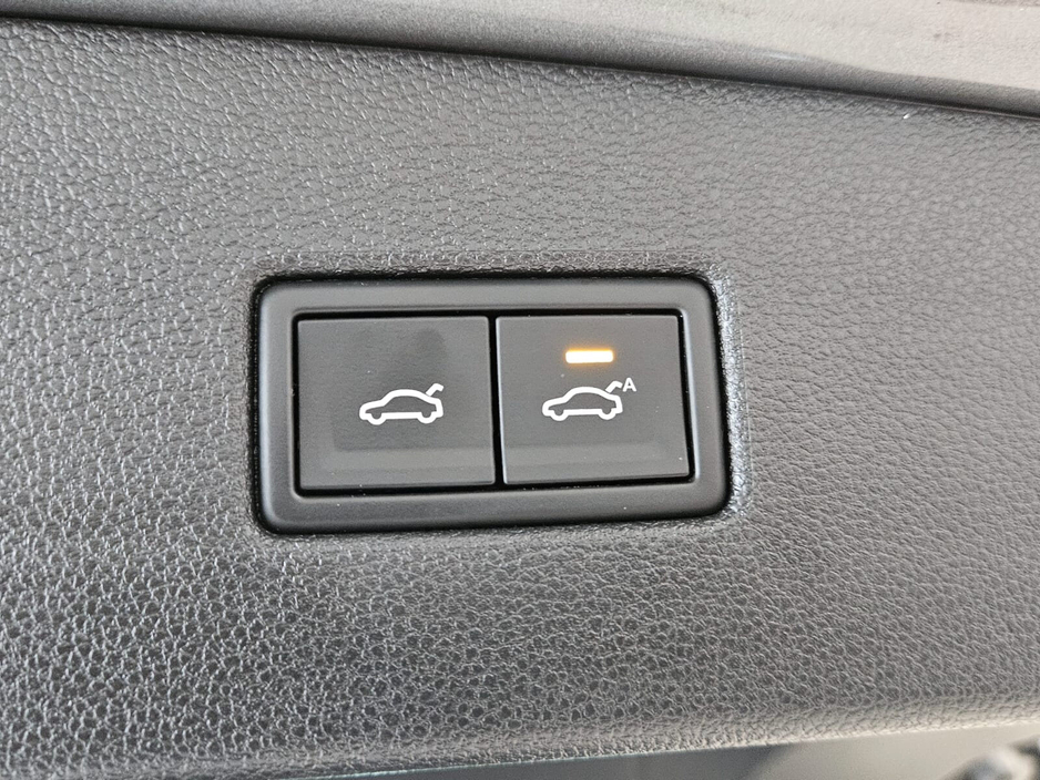 2019 Volkswagen Tiguan - image 9