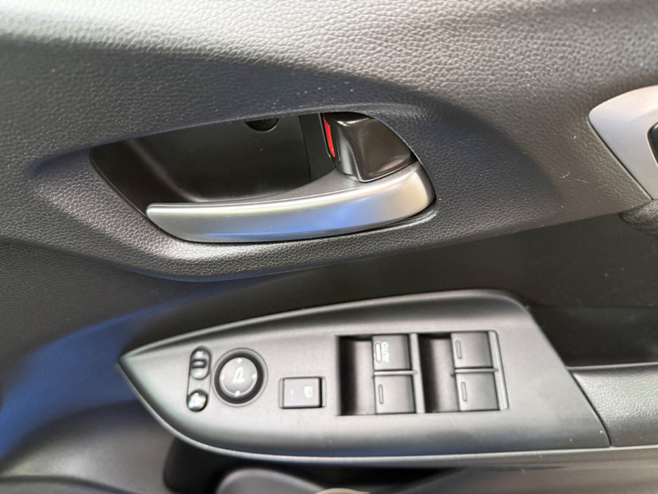 2018 Honda Fit - image 17