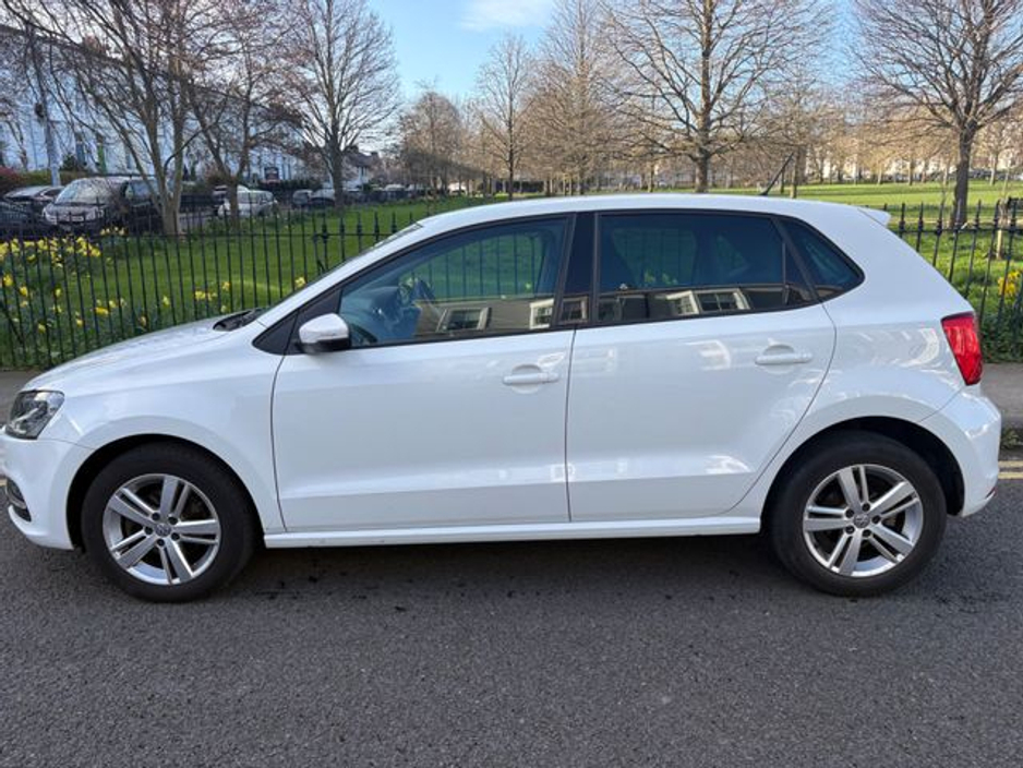 2016 Volkswagen Polo - image 7