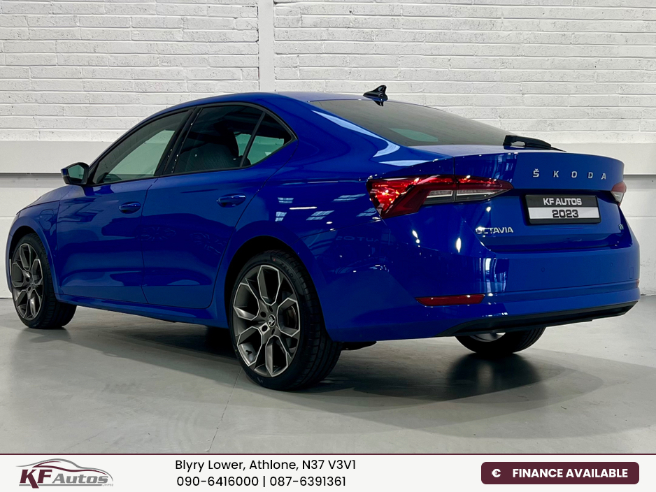 2023 Skoda Octavia - image 6