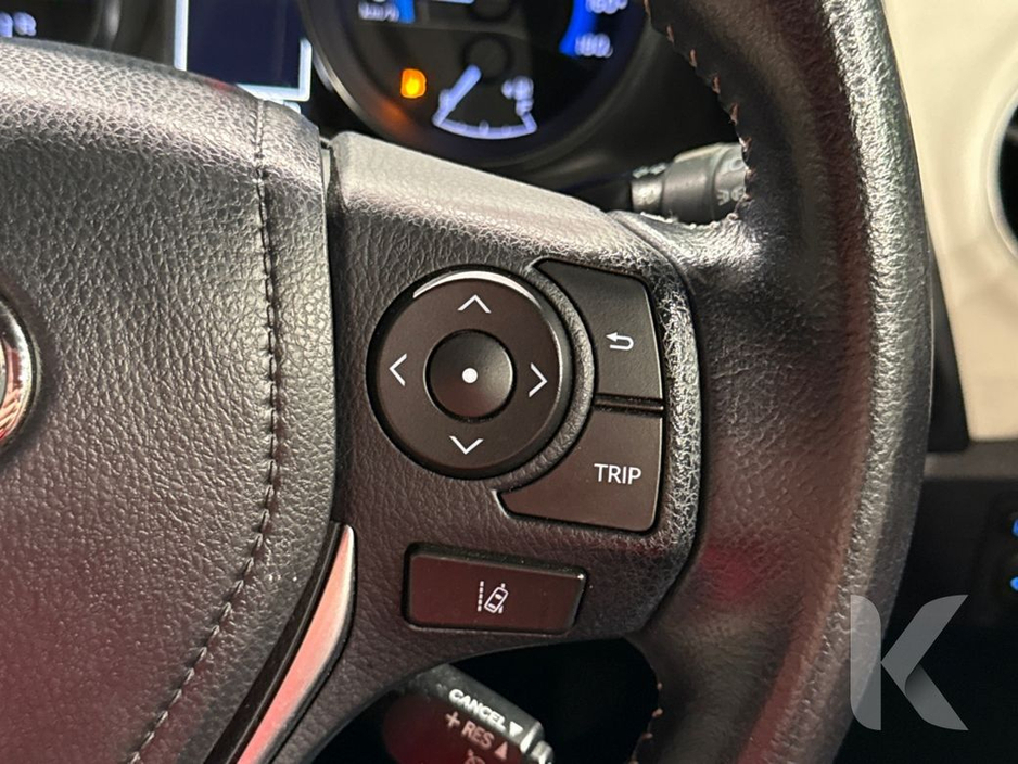 2016 Toyota Auris - image 17