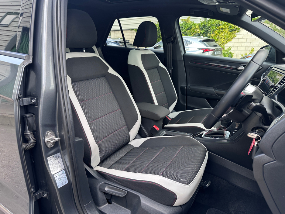 2019 Volkswagen T-Roc - image 7
