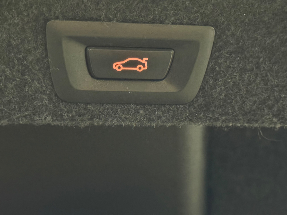 2014 BMW 5 Series - image 23