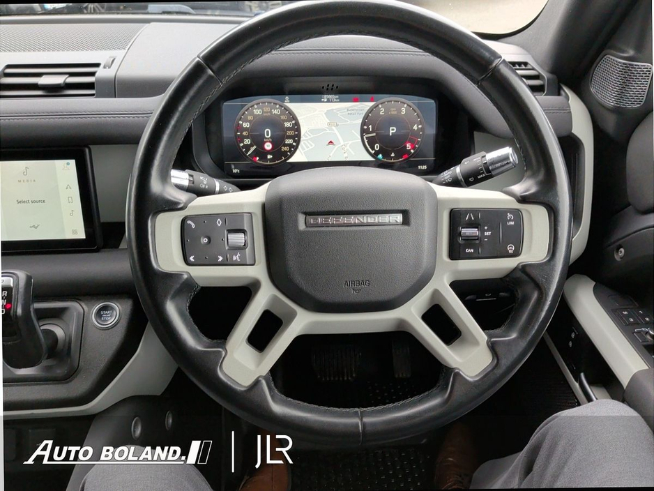 2021 Land Rover Defender - image 12