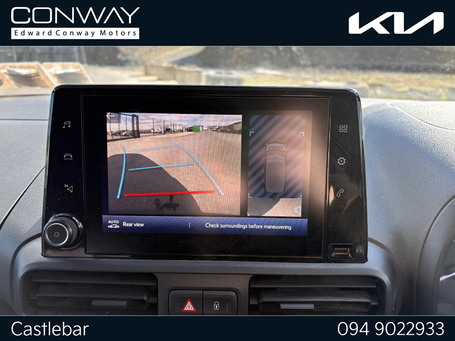 2022 Toyota Proace - image 11