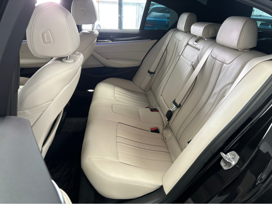 2018 BMW 5 Series - image 14