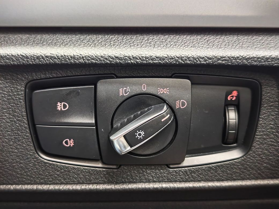 2017 BMW 1 Series - image 23