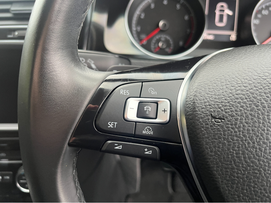 2014 Volkswagen Golf HIGHLINE AUTOMATIC 1.4 PETROL //VERY LOW MILES//REVERSE CAMERA//ADAPTIVE CRUISE CONTROL// €13,950