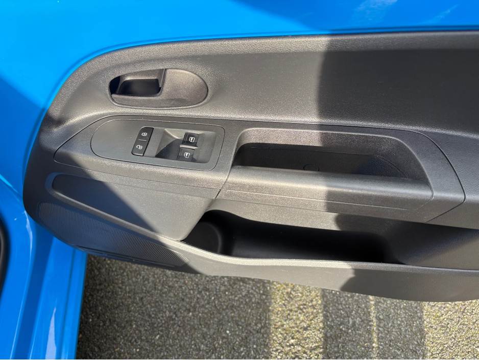 2015 Volkswagen up! TAKE 1.0 MANUAL 5SPEED 5DR 75HP €7,500