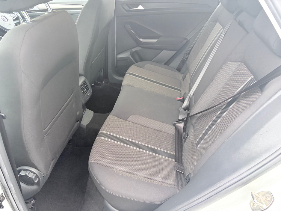 2018 Volkswagen T-Roc DESIGN 1.0 TSI MANUAL 6SPEED FWD 115HP 5DR €16,995