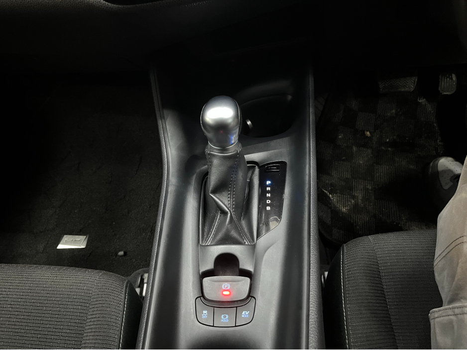 2019 Toyota C-HR €18950! 2019 TOYOTA C-HR S LED PACKAGE 1.8 AUTOMATIC / CRUISE CONTROL / REVERSE CAMERA AND MORE €18,950