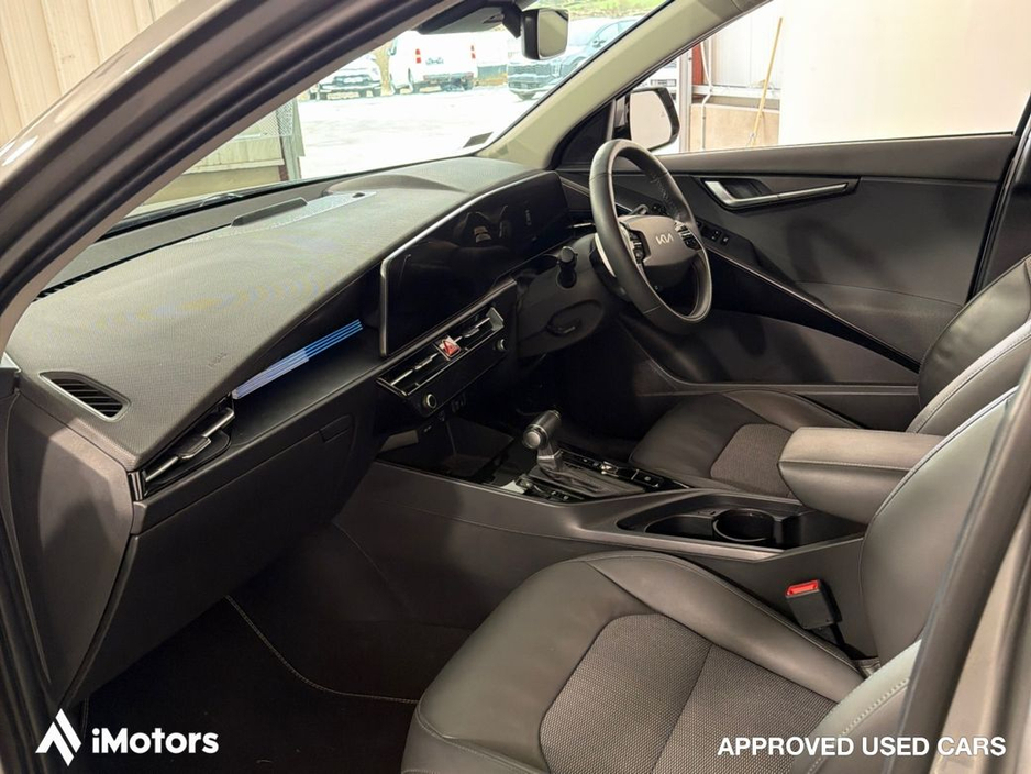 2023 Kia Niro - image 12