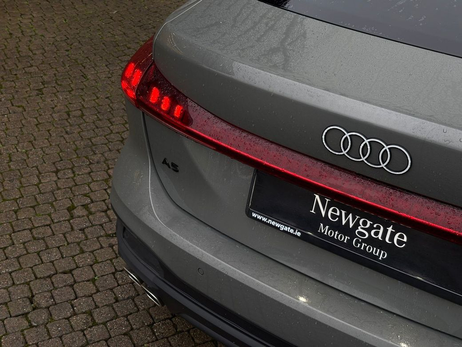 2025 Audi A5 40 TDI 204HP SE S-T €51,888