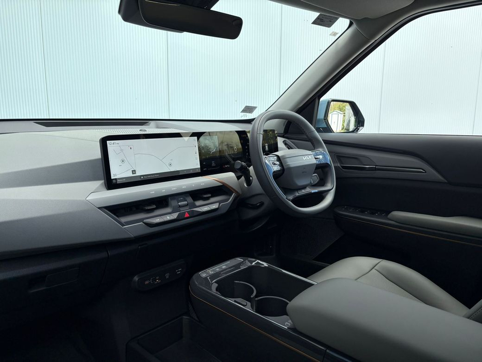2026 Kia EV5 - image 9
