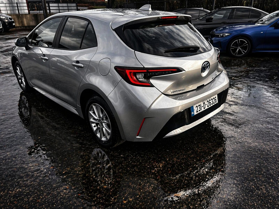 2023 Toyota Corolla - image 2