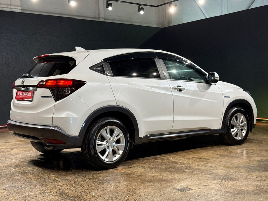2020 Honda Vezel - image 3