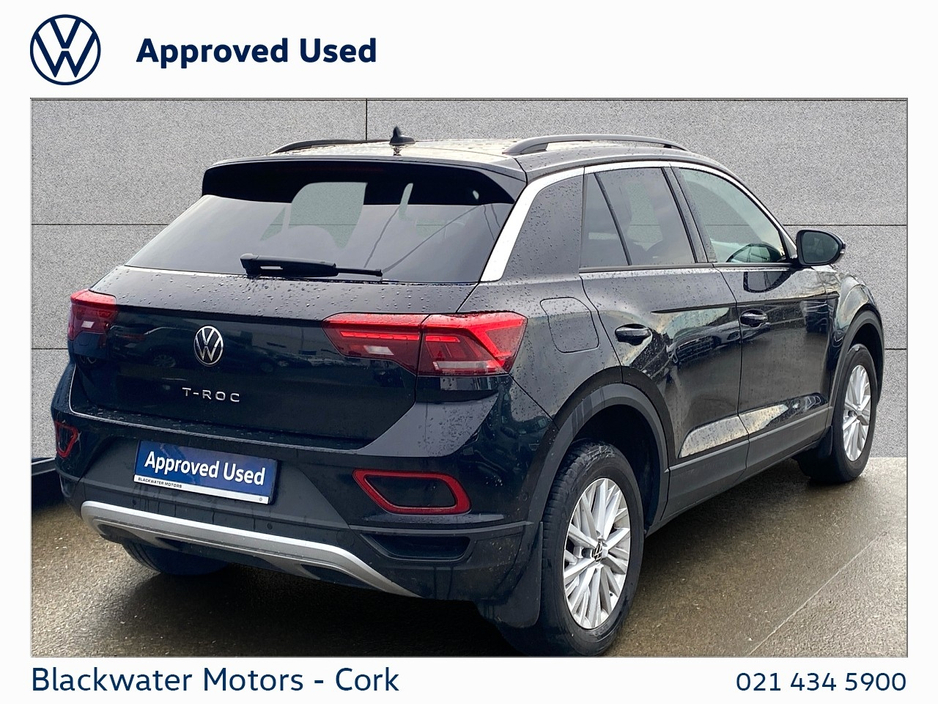 2023 Volkswagen T-Roc - image 14