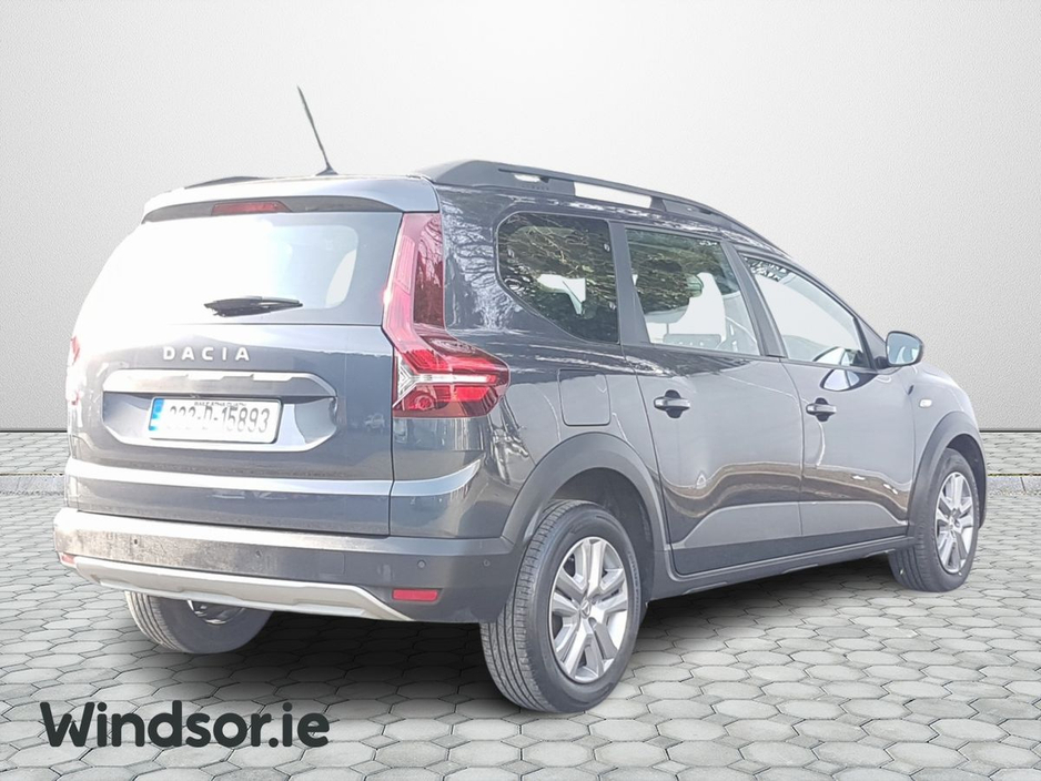 2022 Dacia Jogger - image 2