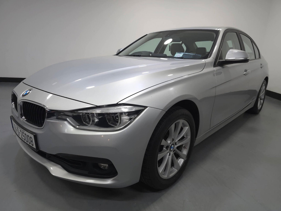 2018 BMW 3 Series - image 3