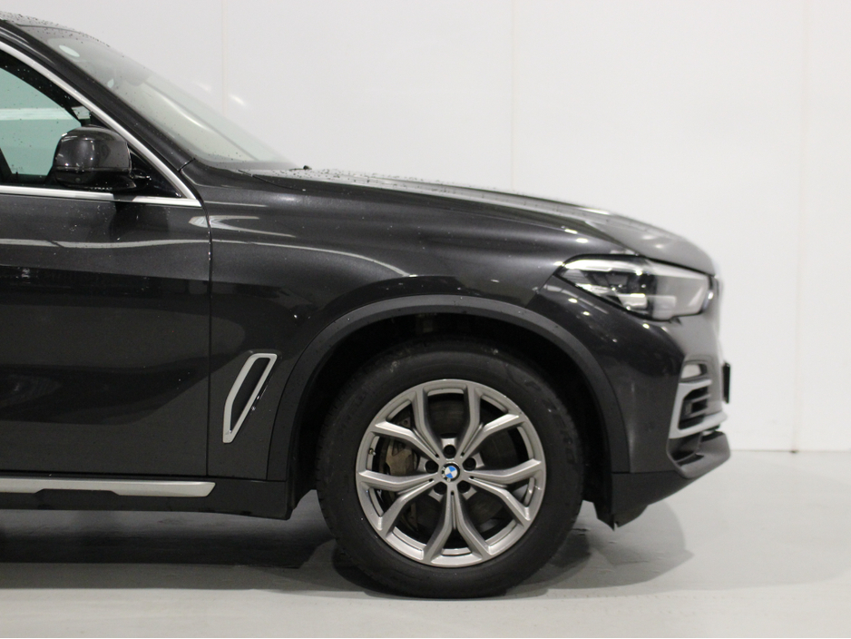 2020 BMW X5 - image 14