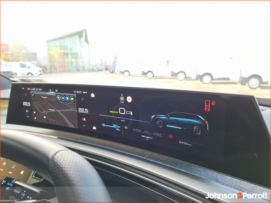 2025 Peugeot 5008 TOP SPEC ! BEV 73kwh 210hp GT ! €58,900