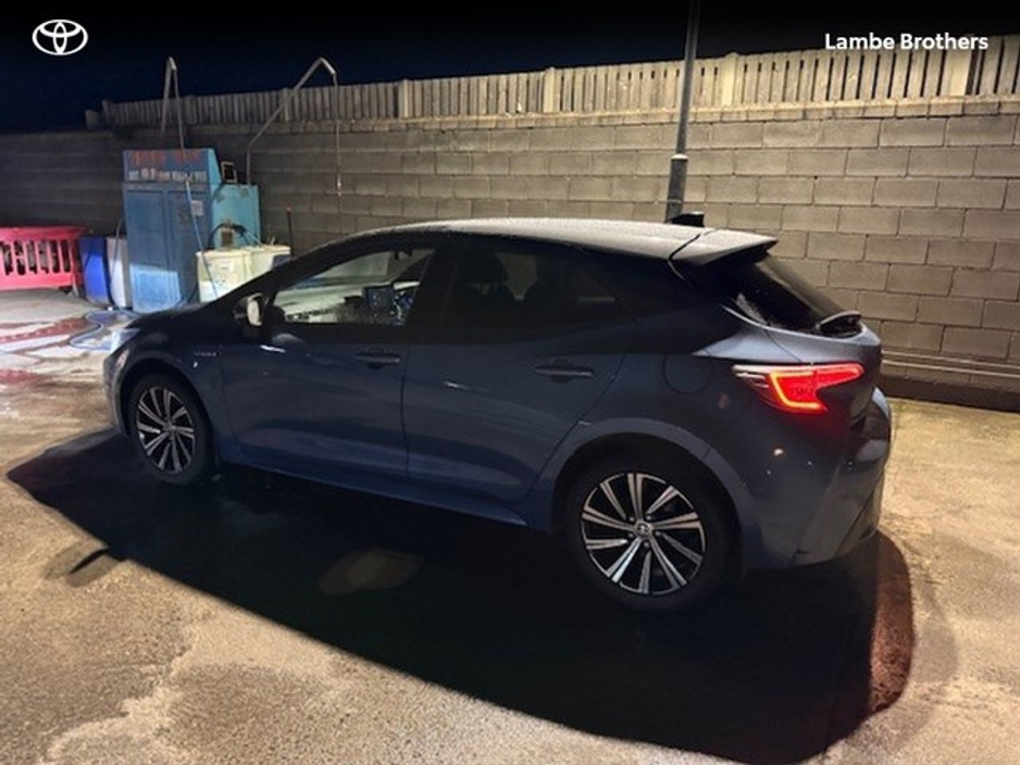 2021 Toyota Corolla - image 3