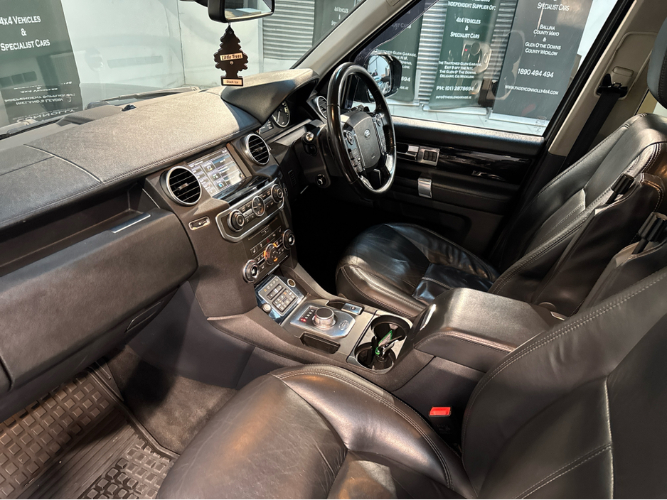 2015 Land Rover Discovery - image 12