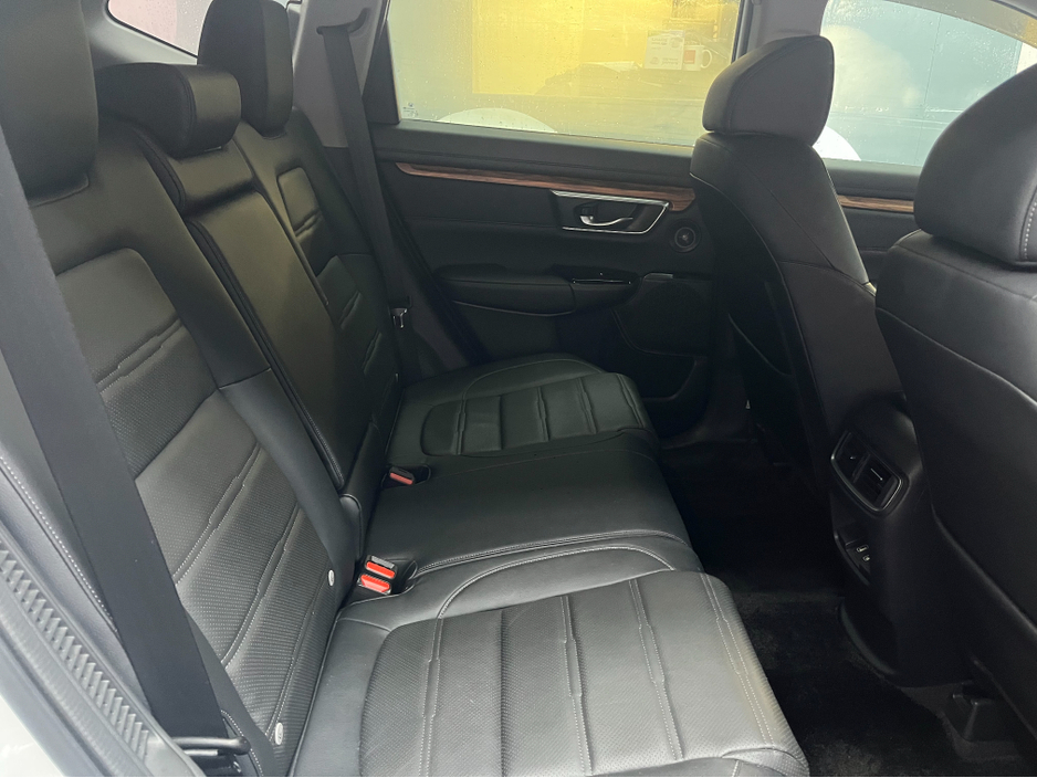 2019 Honda CR-V €27950 2019 HONDA CR-V HYBRID MASTERPIECE 2.0 AUTOMATIC / CRUISE CONTROL / REVERSE CAMERA / ELECTRIC MEMORY & HEATED SEATS / €27,950