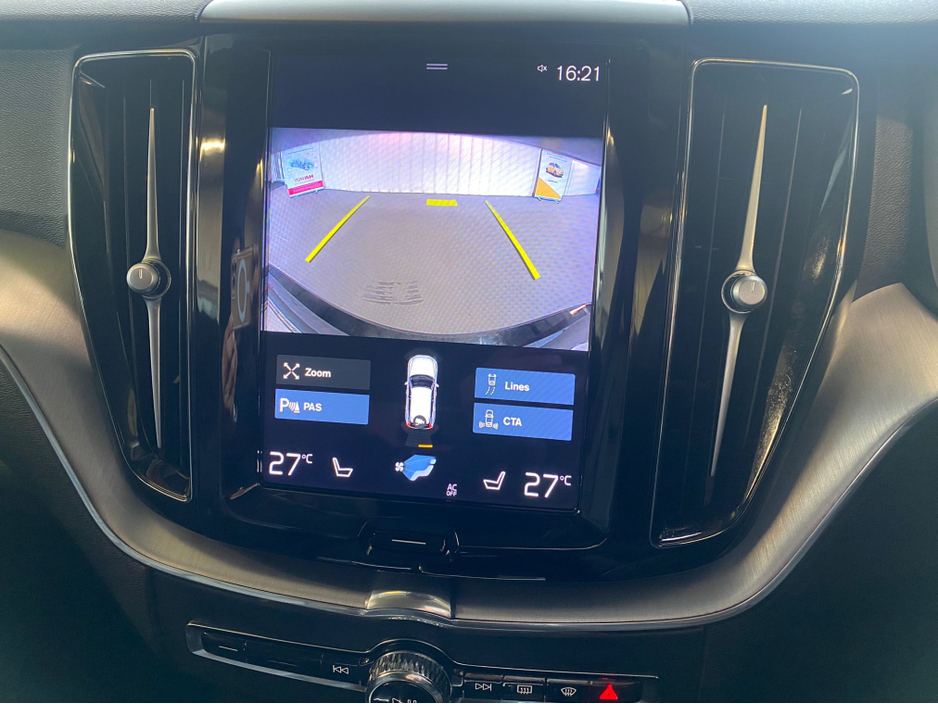 2021 Volvo XC60 - image 15