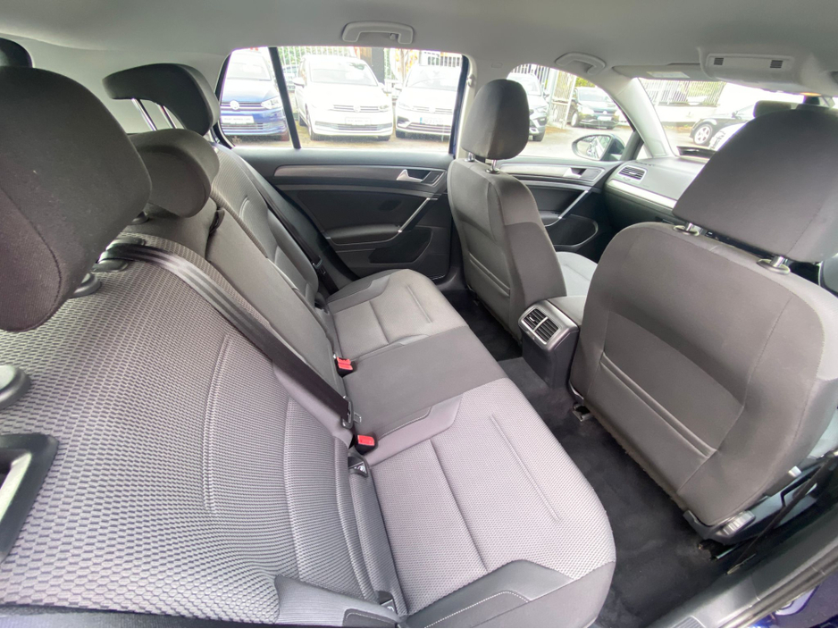 2017 Volkswagen Golf - image 11