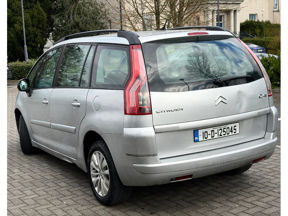 2010 Citroen C4 Picasso - image 8
